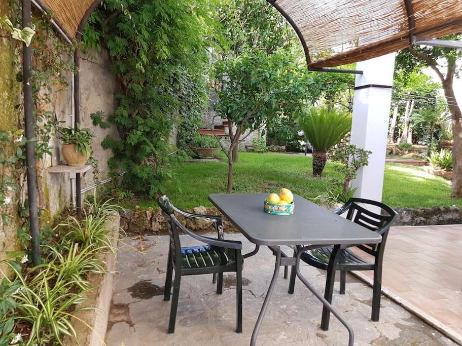 Giardino Mediterraneo ラッコ・アメーノ エクステリア 写真