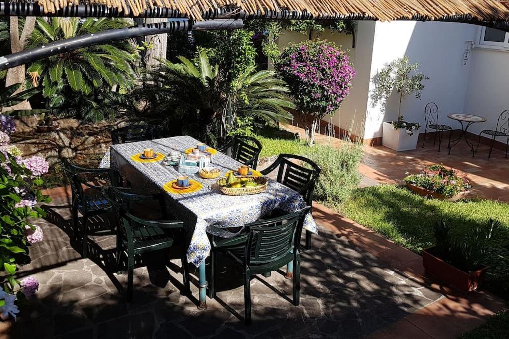 Giardino Mediterraneo ラッコ・アメーノ エクステリア 写真